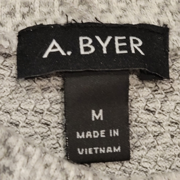 A. Byer Women's grey/white super soft tunic top size Medium - Picture 4 of 7